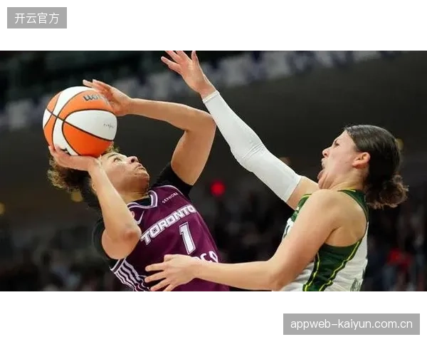 WNBA比赛节奏显著加快，高强度攻防转换考验各队体能储备与轮换深度。